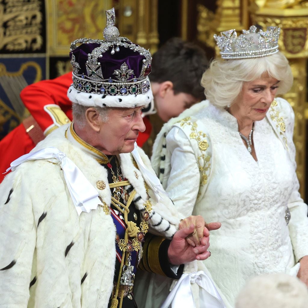 König Charles III. und König Camilla nach der King's Speech bei der Parlamentseröffnung in London