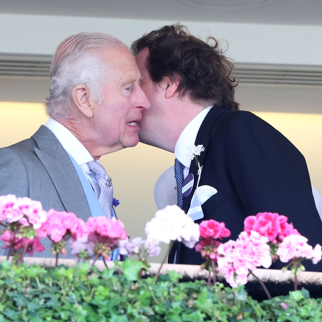 König Charles und Tom Parker Bowles im Juni 2024