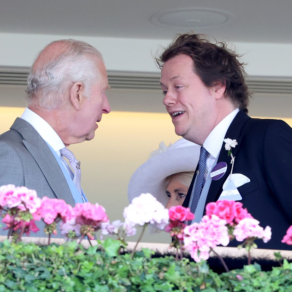 König Charles und Tom Parker Bowles im Juni 2024