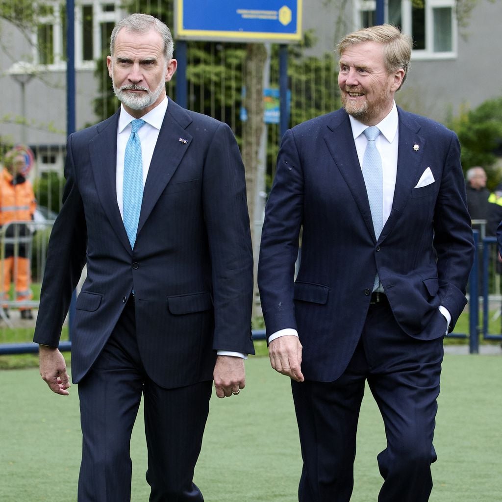 König Felipe VI. von Spanien und König Willem-Alexander besuchen die Johan Cruyff Foundation in Amsterdam