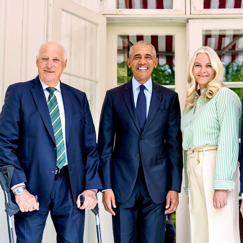 König Harald, Barack Obama und Kronprinzessin Mette-Marit im Mai 2025