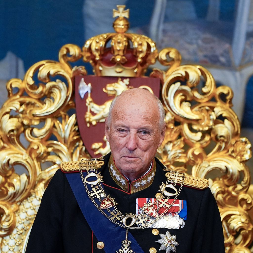 König Harald bei der Eröffnung des 170. Stortings in Oslo, mit dem St. Olavs Orden