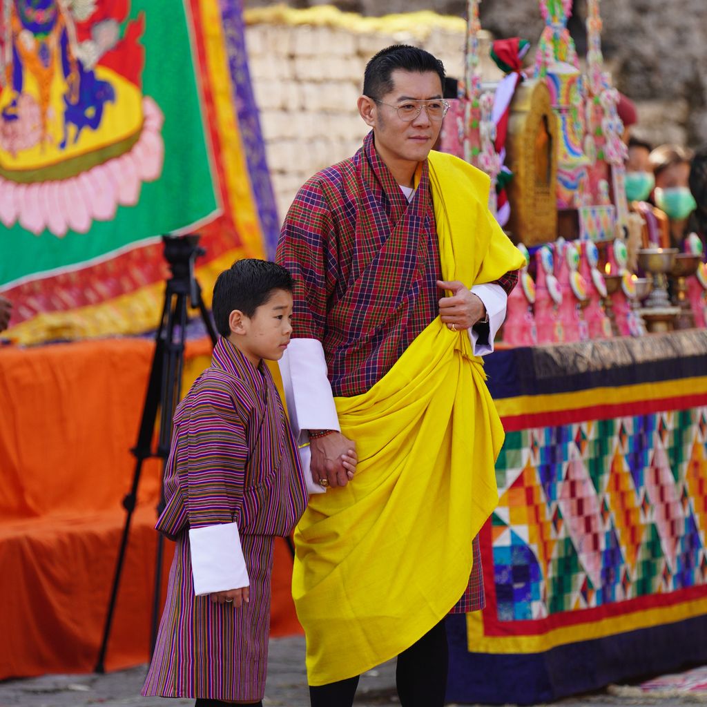 König Jigme Khesar Namgyel Wangchuck mit seinem Sohn