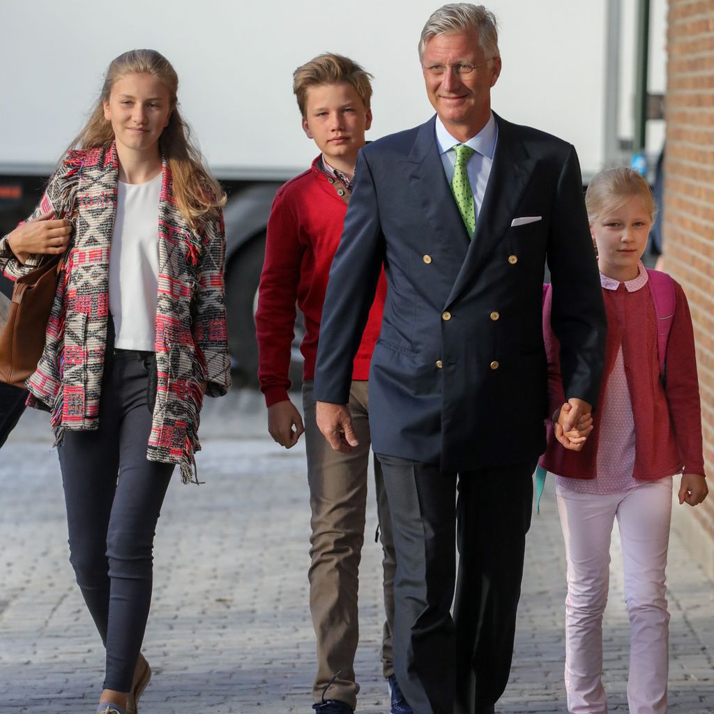 König Philippe von Belgien mit seinen Kindern