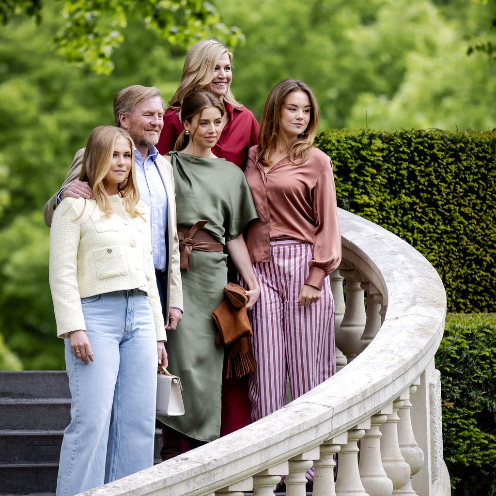 König Willem-Alexander, Königin Máxima, Prinzessin Amalia, Prinzessin Alexia und Prinzessin Ariane im Clingendael-Park in Den Haag