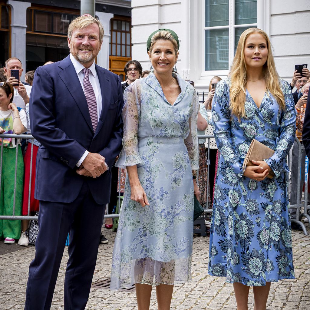 König Willem-Alexander, Königin Máxima und Prinzessin Amalia beim Council of State zur Verabschiedung von Vizepräsident Thom de Graaf in Den Haag