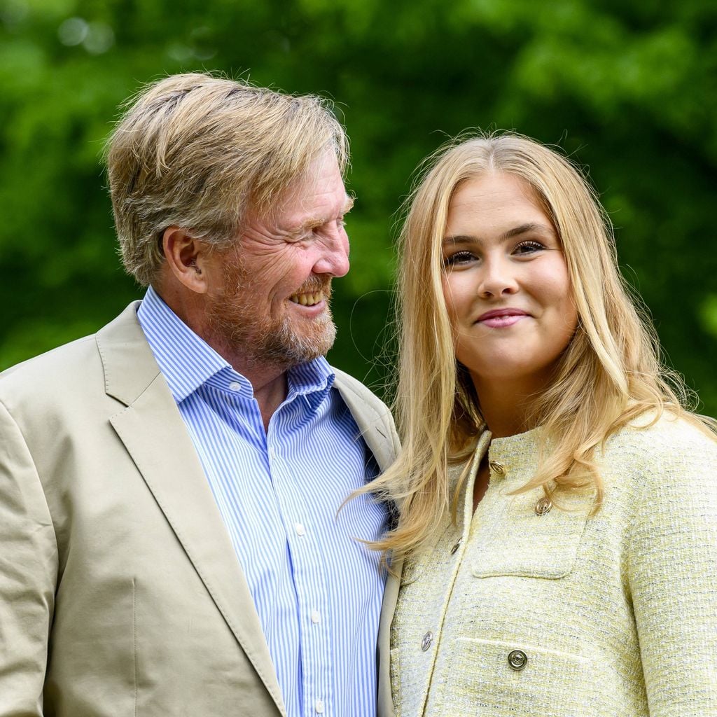 König Willem-Alexander und Prinzessin Amalia bei der Frühjahr-Fotosession des Königshauses in Clingendael, Den Haag, 21. Mai 2026