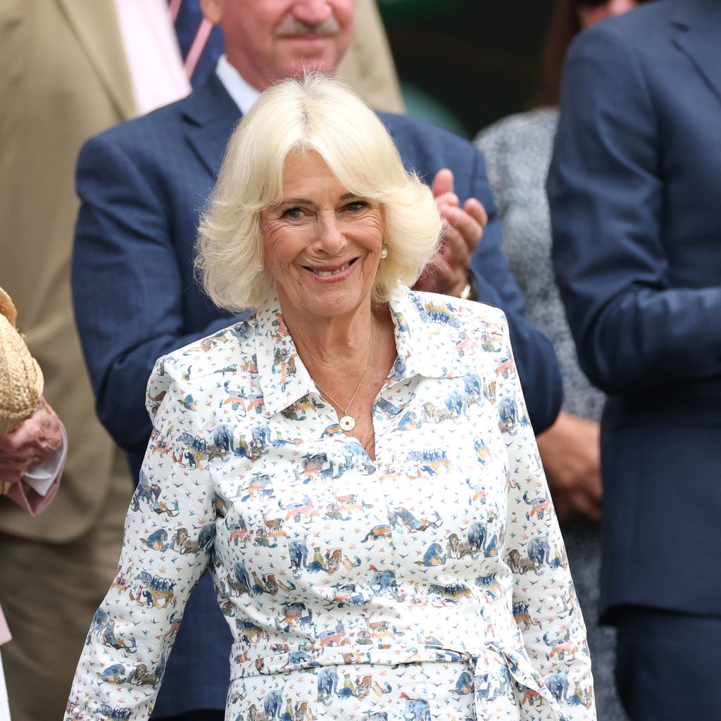 Königin Camilla besucht ein Tennismatch in Wimbledon, 2025