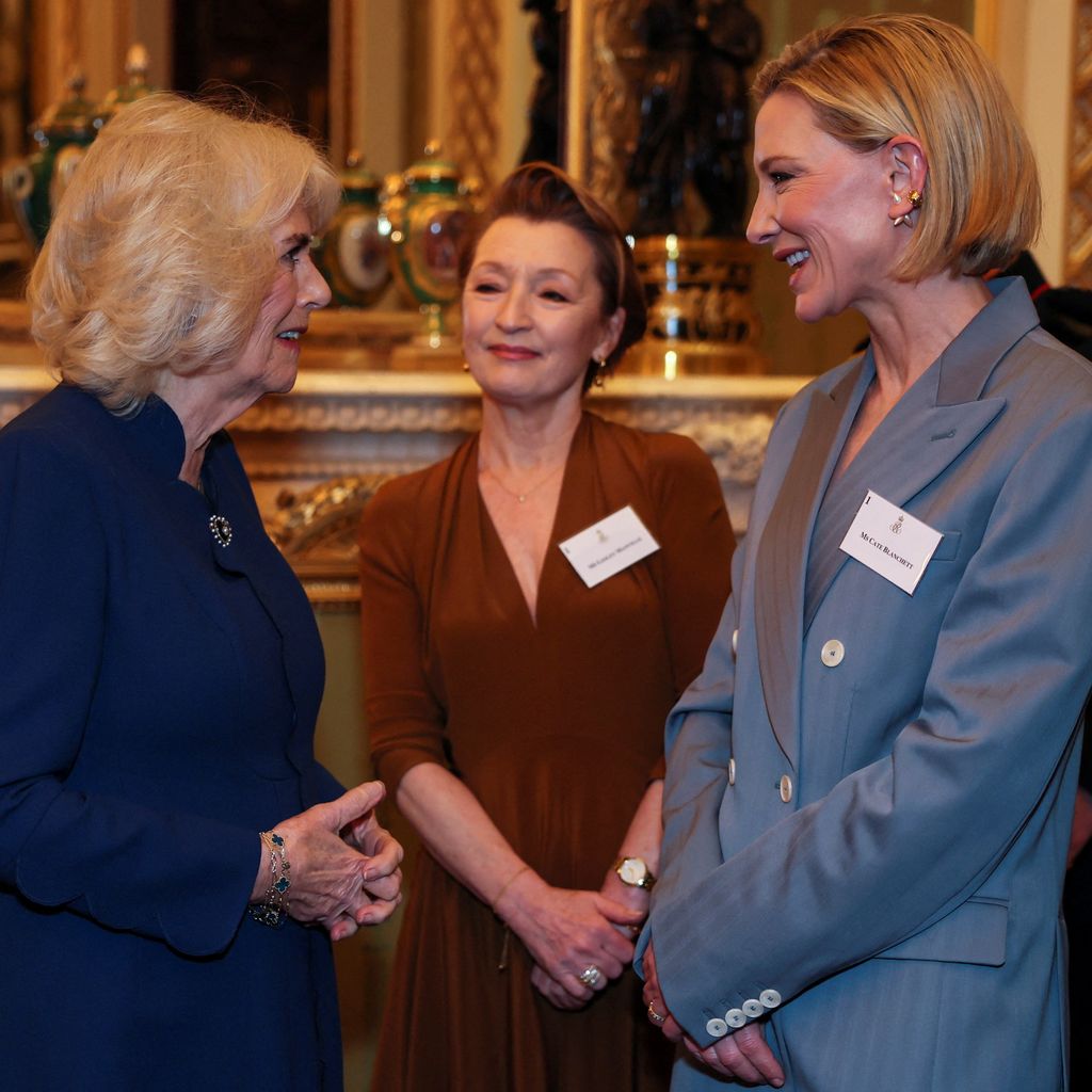 Königin Camilla, Lesley Manville und Cate Blanchett im Februar im Buckingham Palace