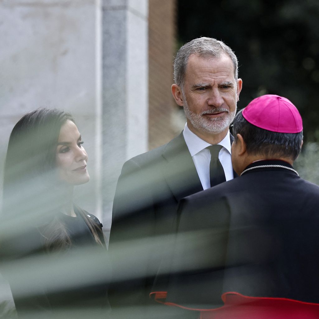 Königin Letizia und König Felipe bei der Apostolischen Nuntiatur, April 2025