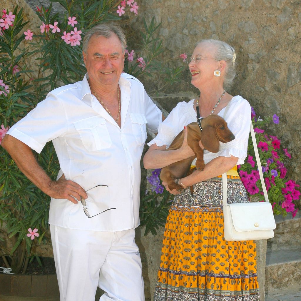 Königin Margrethe von Dänemark und Prinz Henrik beim Fototermin auf Schloss Cayx in Albas, Frankreich