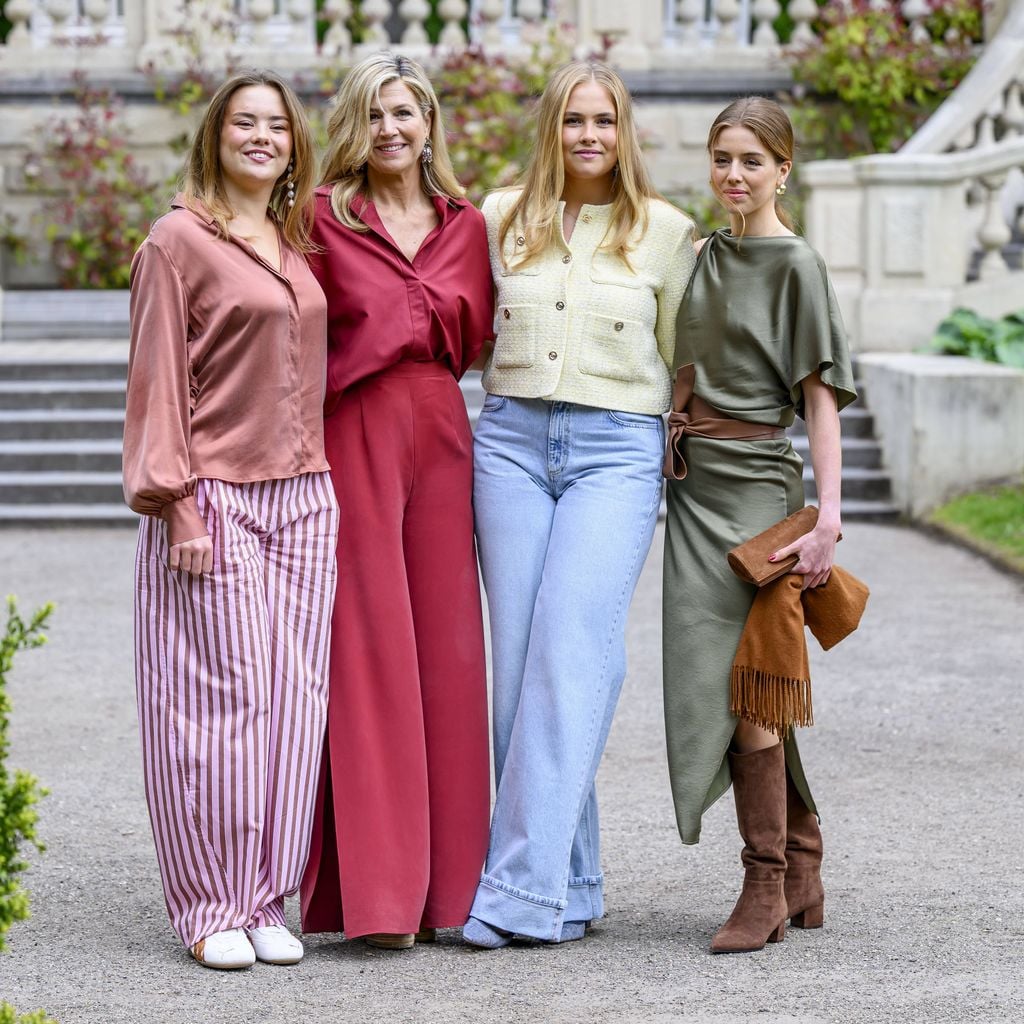 Königin Máxima mit Prinzessin Ariane, Prinzessin Amalia und Prinzessin Alexia bei der Frühlings-Fotosession in Clingendael