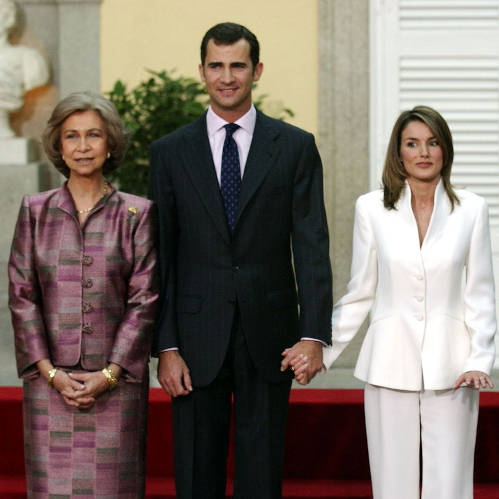 Sofia und Juan Carlos von Spanien mit König Felipe und Königin Letizia verkünden Verlobung, 2003