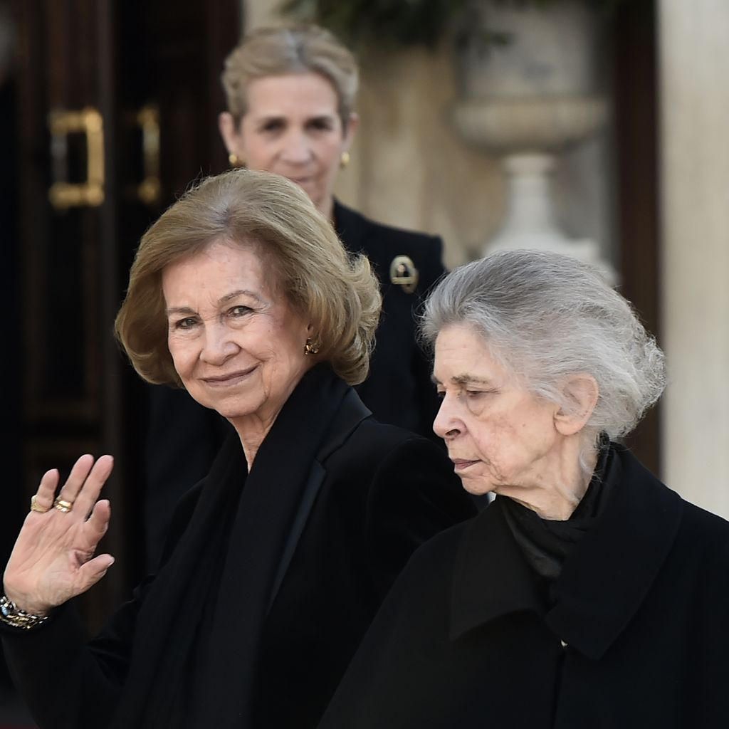 Königin Sofia von Spanien, Prinzessin Irene und Prinz Constantine‑Alexios beim 40‑Tage‑Gedenkgottesdienst für König Konstantin II.