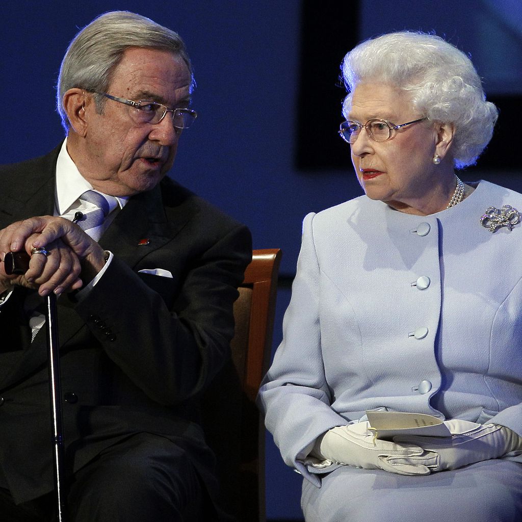 Konstantin II. von Griechenland und Queen Elizabeth II. in Crowthorne, 2011