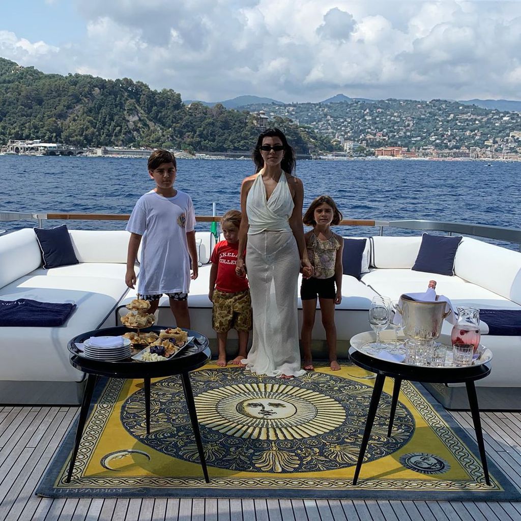 Kourtney Kardashian mit ihren Kindern
