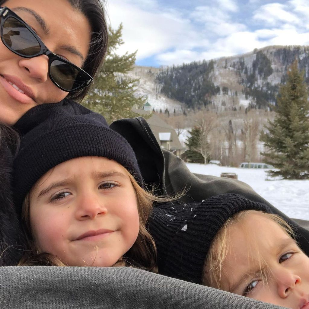Kourtney Kardashian mit ihren Kindern Penelope und Reign