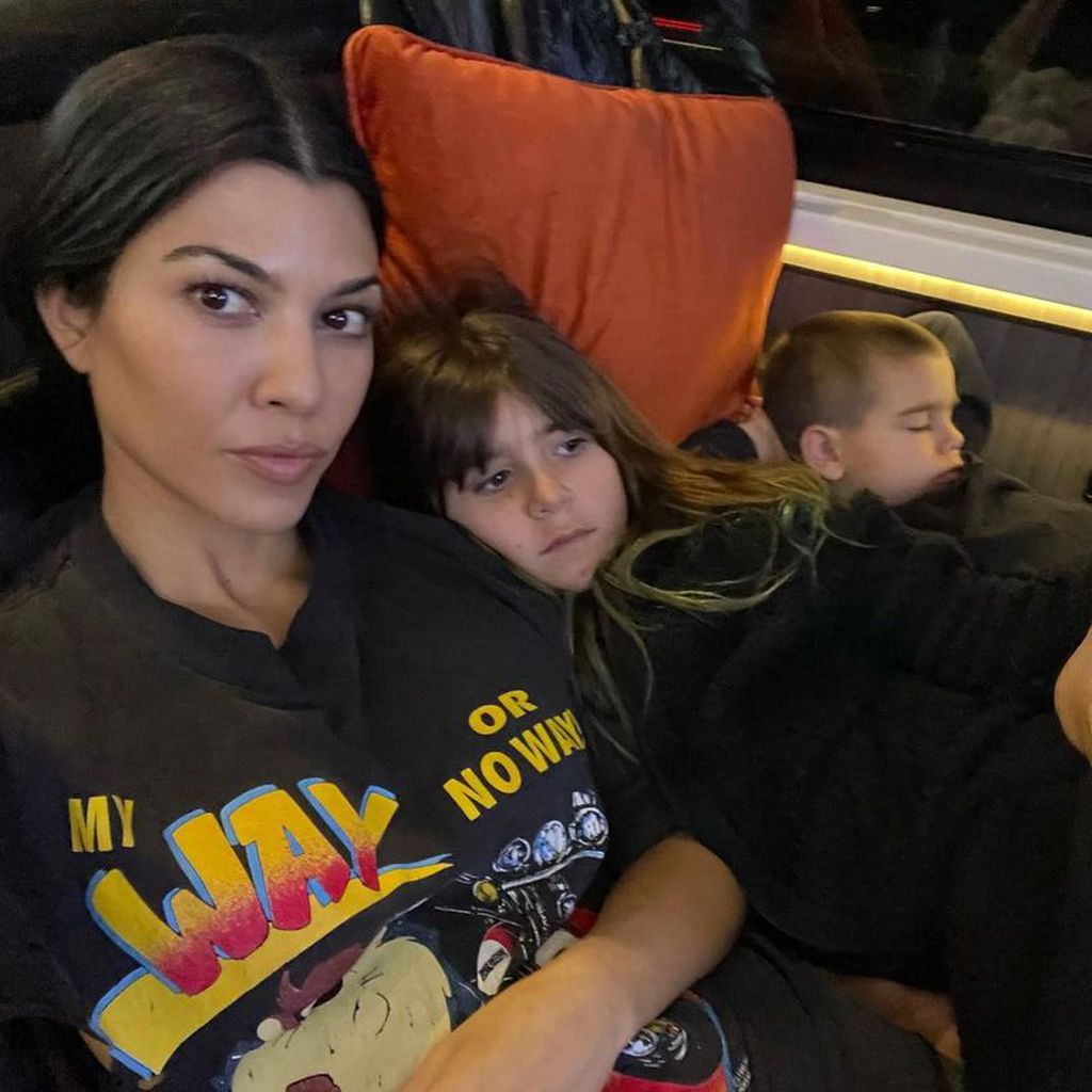 Kourtney Kardashian und ihre Kinder Penelope und Reign