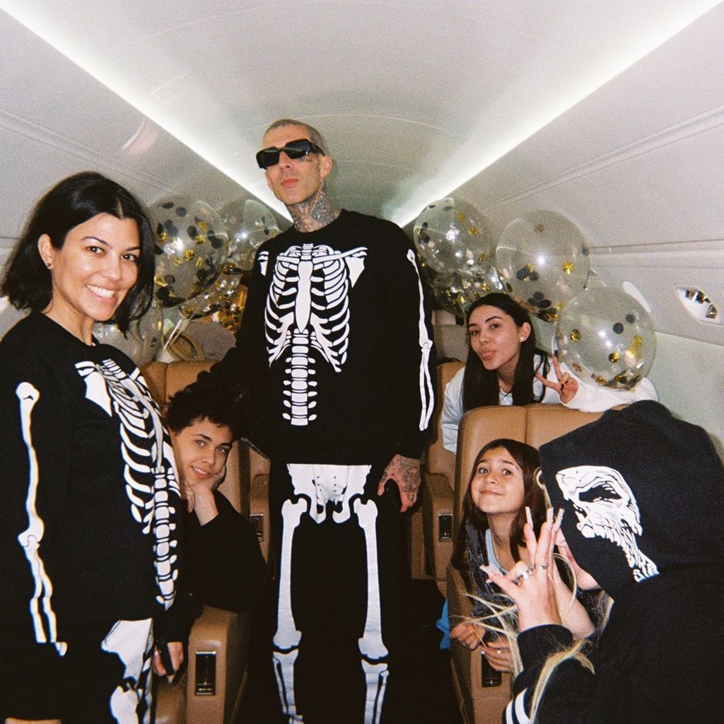 Realitystar Kourtney Kardashian, Musiker Travis Barker und ihre Kinder