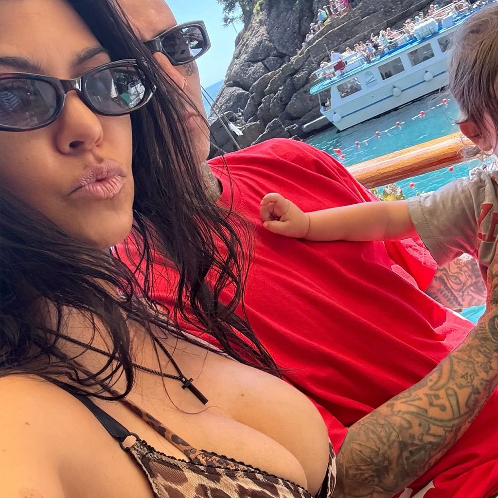 Kourtney Kardashian, Travis Barker und Rocky in Italien, August 2025