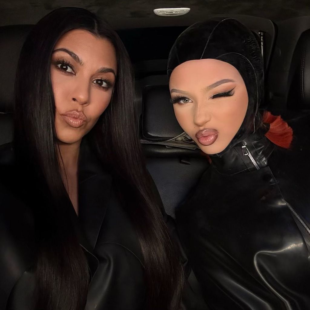 Kourtney Kardashian und Alabama Luella Barker im Oktober 2024
