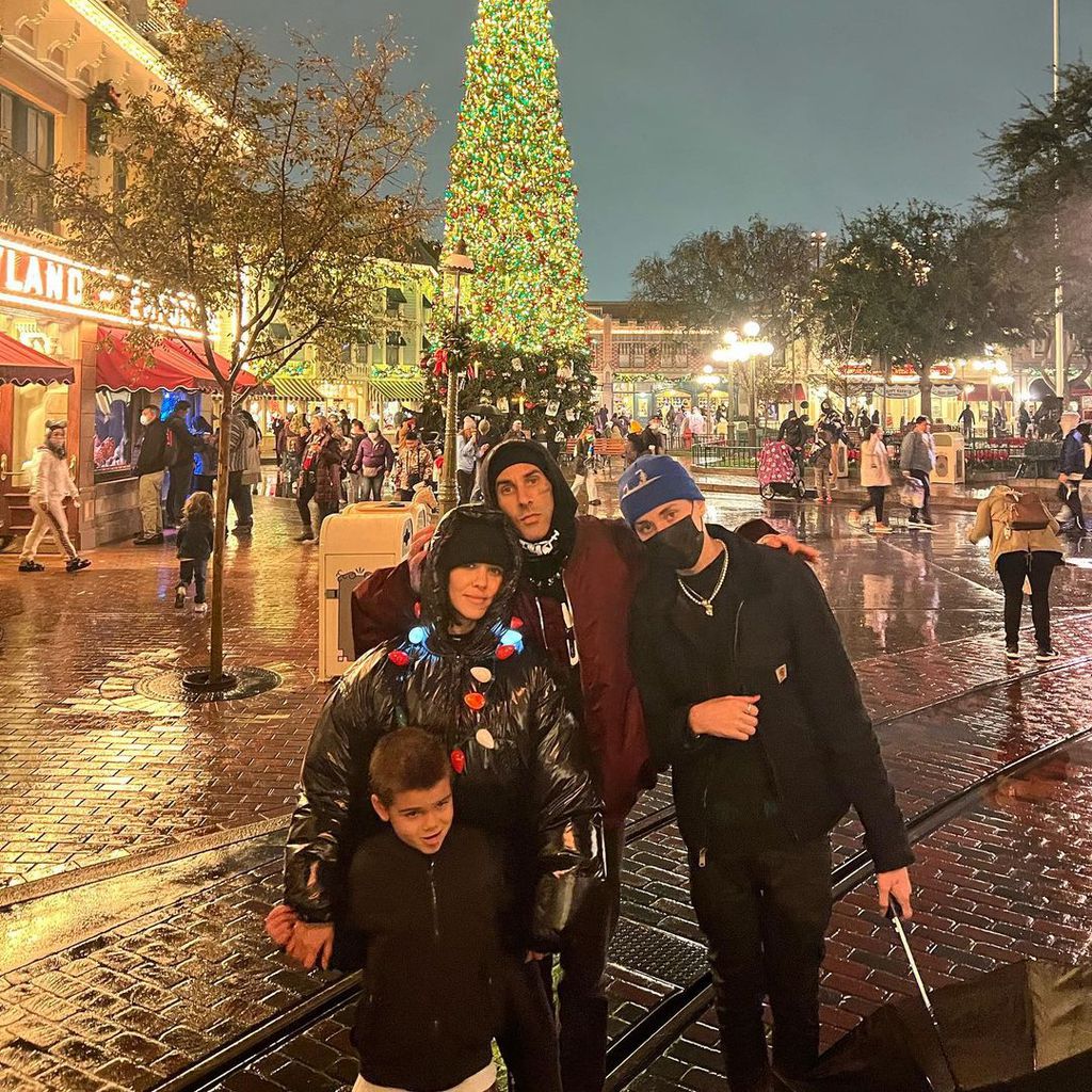 Kourtney Kardashian, Travis Barker, Reign Aston Disick und Landon Barker