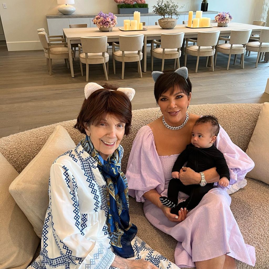 Kris Jenner (m.) mit ihrer Mutter Mary Jo Campbell und Enkelsohn Aire