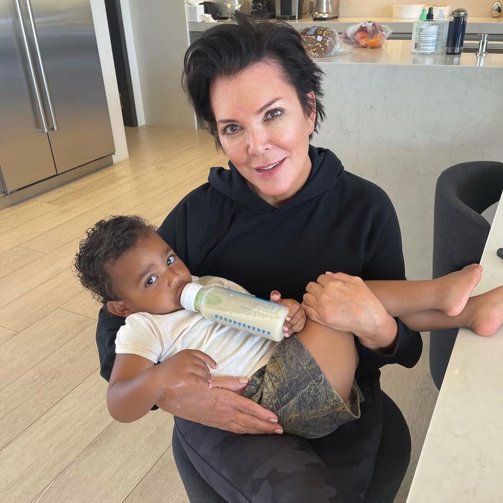 Kris Jenner mit ihrem Enkel Psalm