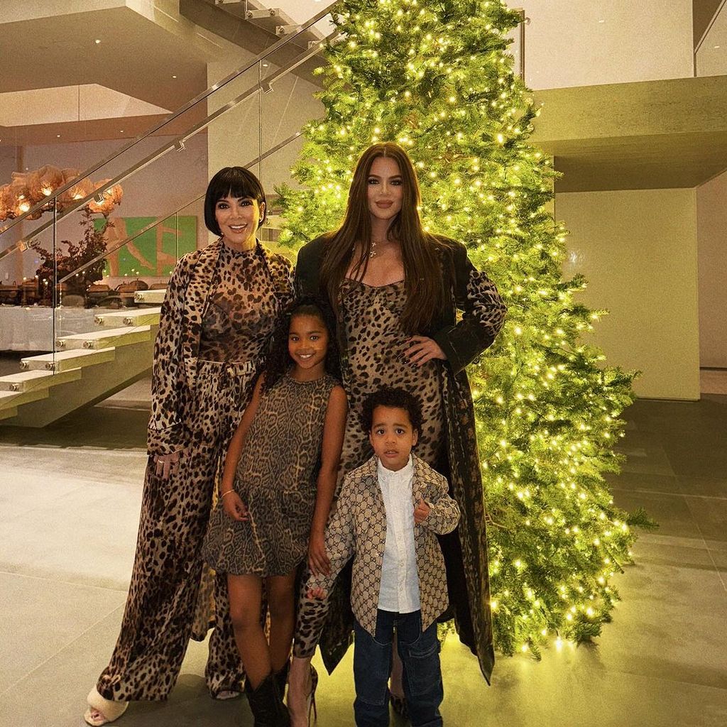 Kris Jenner, True Thompson, Khloé Kardashian und Tatum Thompson an Thanksgiving