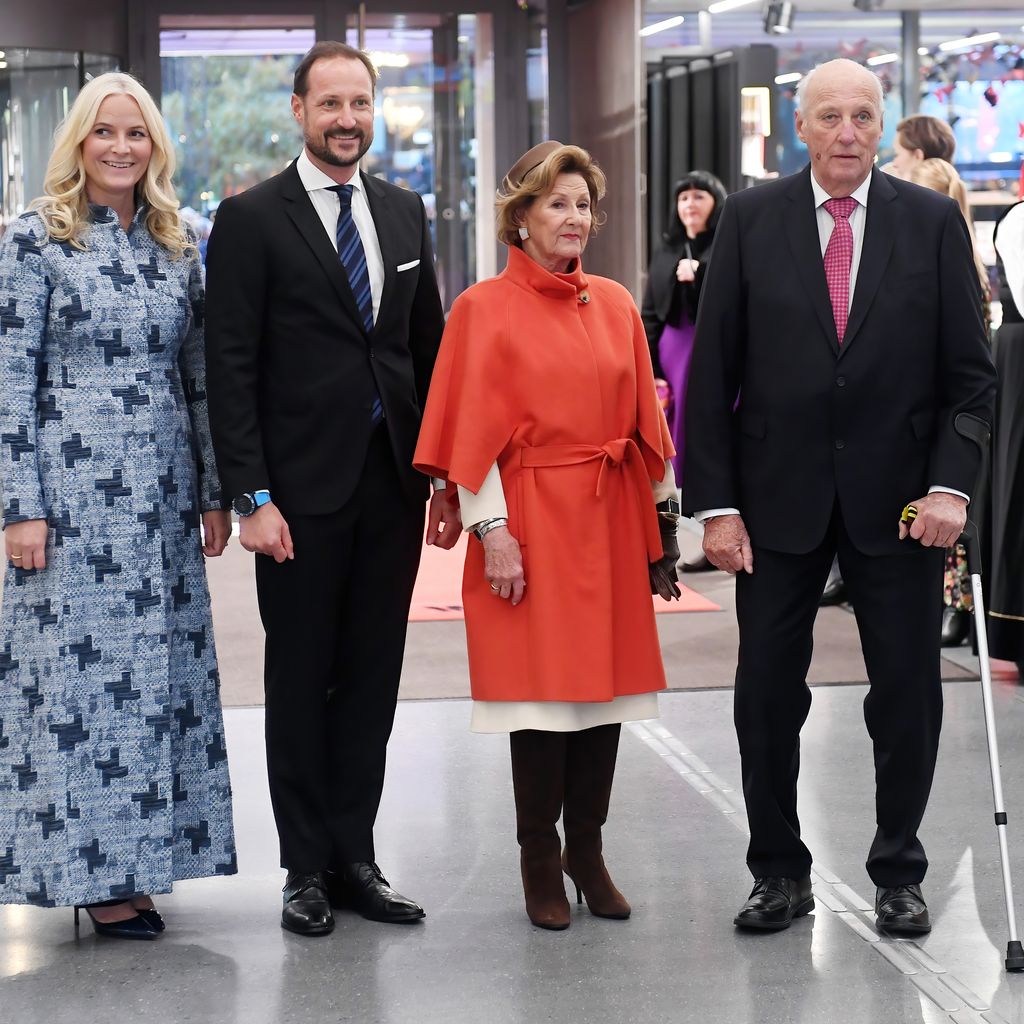 Kronprinzessin Mette-Marit, Kronprinz Haakon, Königin Sonja und König Harald von Norwegen