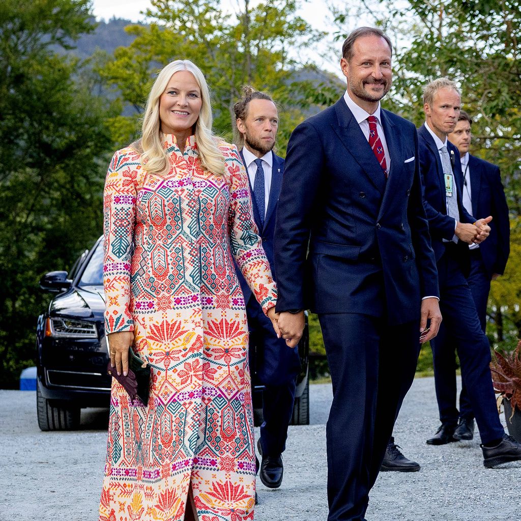 Kronprinzessin Mette-Marit und Kronprinz Haakon im August 2025