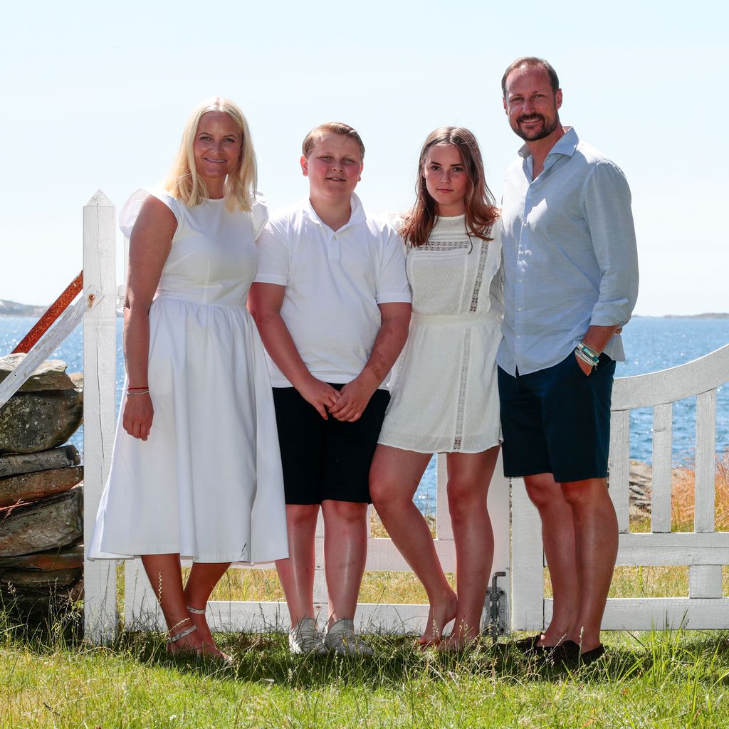 Kronprinzessin Mette-Marit und Kronprinz Haakon mit ihren zwei Kindern