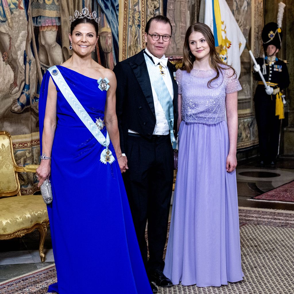 Kronprinzessin Victoria, Prinz Daniel und Prinzessin Estelle beim Galadinner zum 80. Geburtstag von König Carl Gustaf in Stockholm