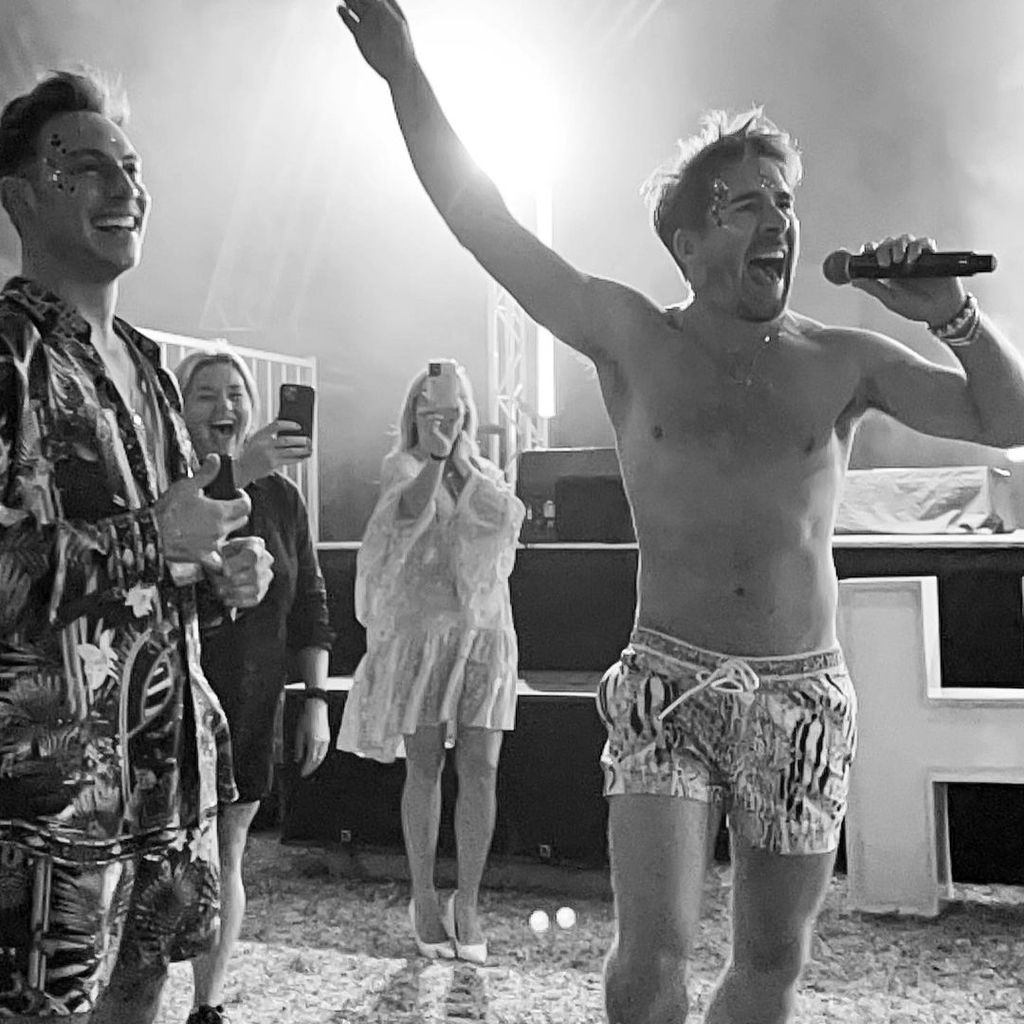 Kurt Roberts und Hugh Sheridan bei ihrem Heiratsantrag, März 2021