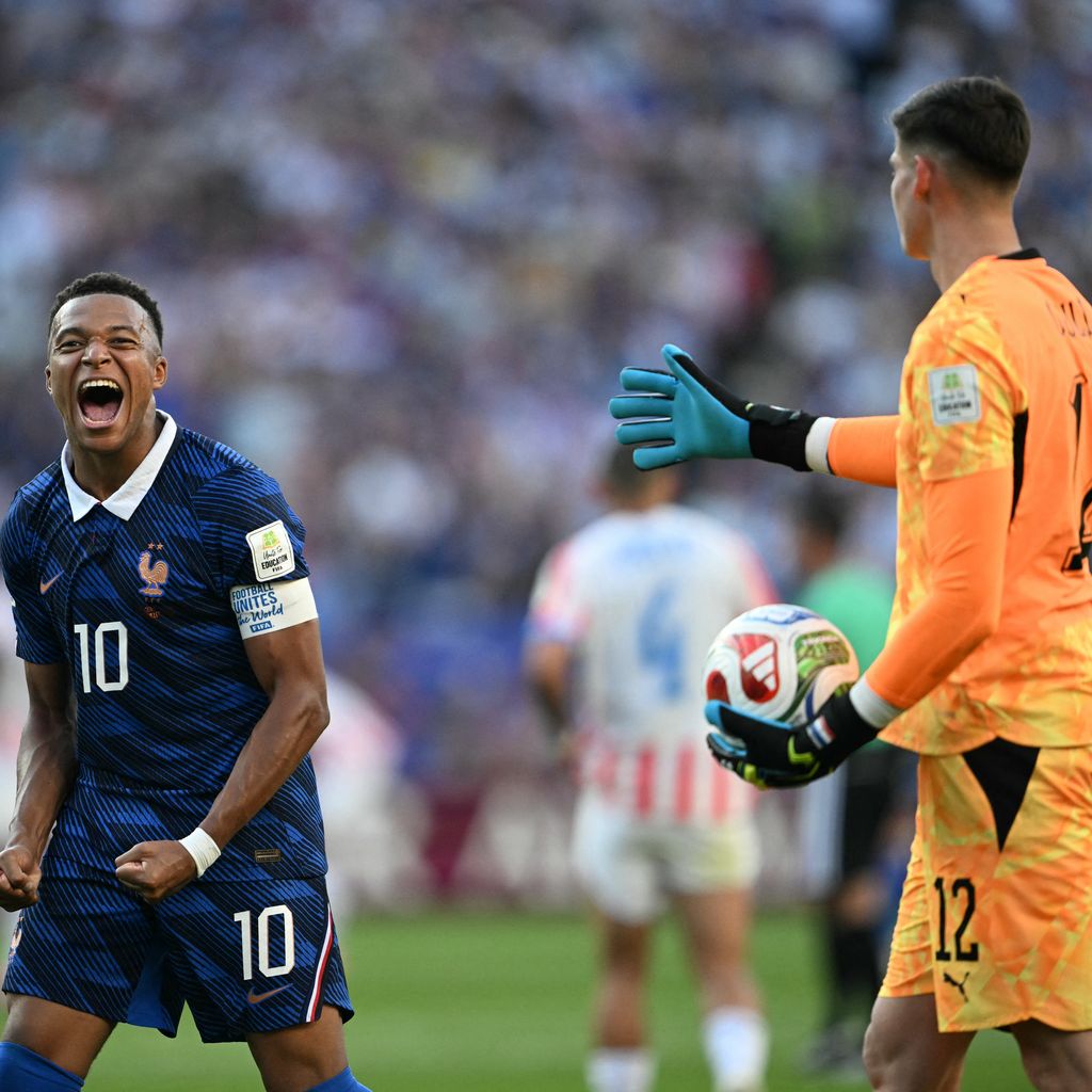 Kylian Mbappé und Orlando Gill nach Frankreichs Achtelfinalsieg gegen Paraguay bei der WM 2026 in Philadelphia