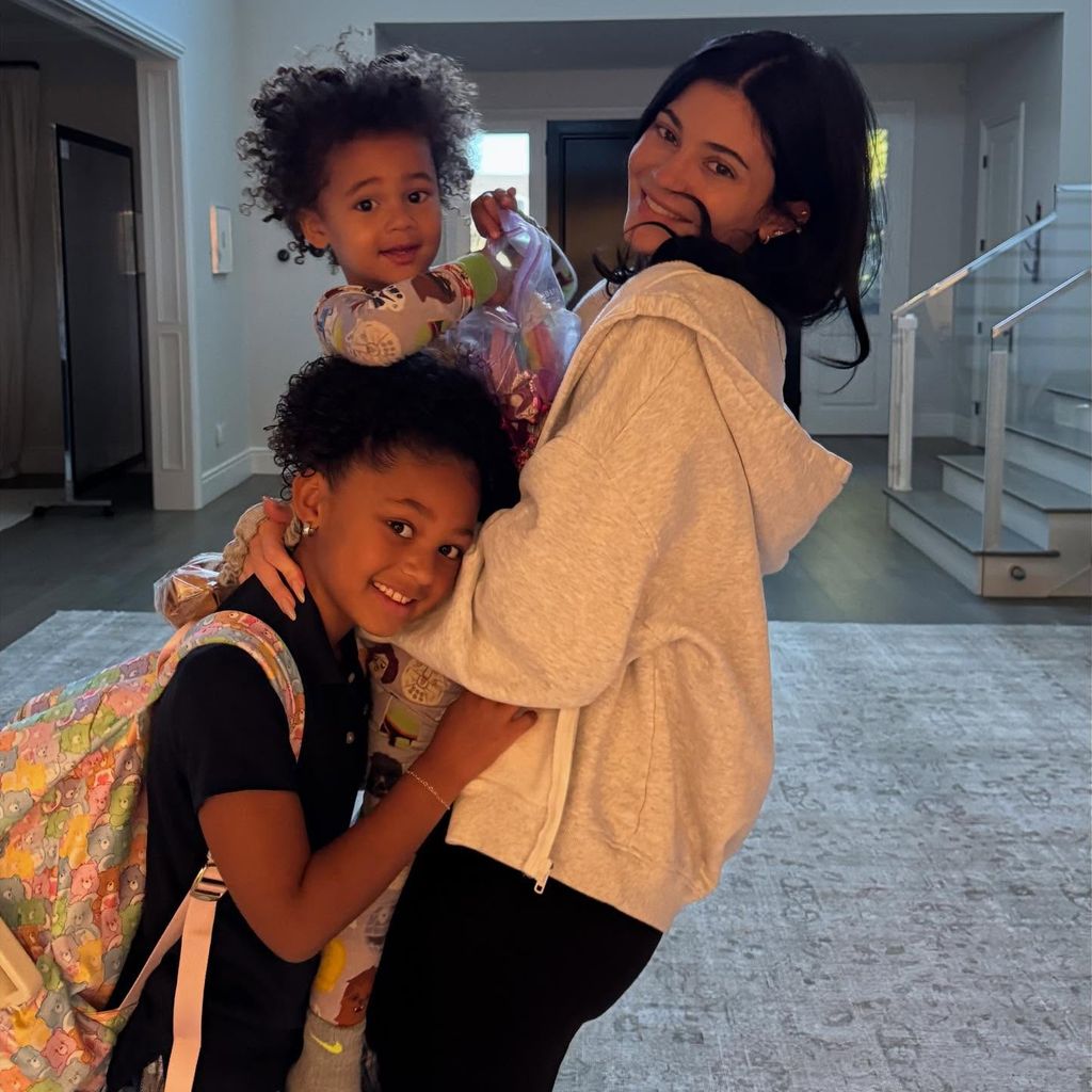 Kylie Jenner mit ihren Kindern Stormi und Aire, September 2025