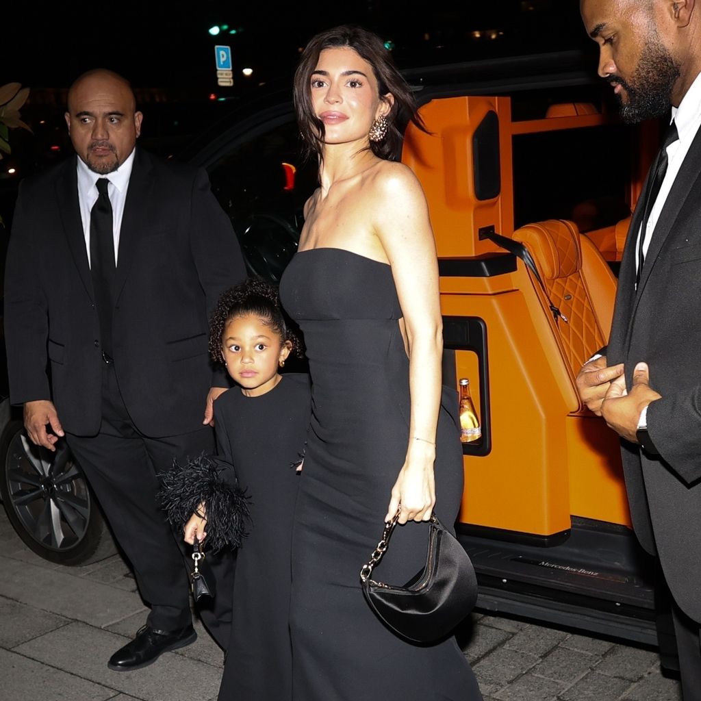 Kylie Jenner und Stormi Webster auf der Fashion Week 2024