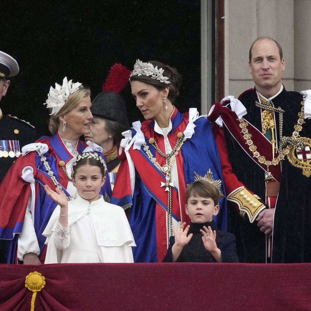 Lady Louise, Sophie Wessex, Prinzessin Kate, Prinz William, Prinzessin Charlotte und Prinz Louis