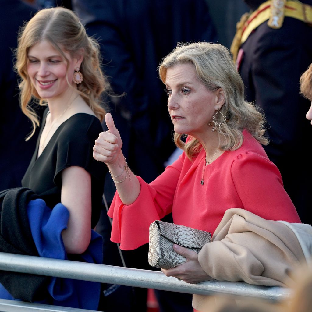 Lady Louise Windsor, Herzogin Sophie von Edinburgh und James Viscount Severn beim Krönungskonzert