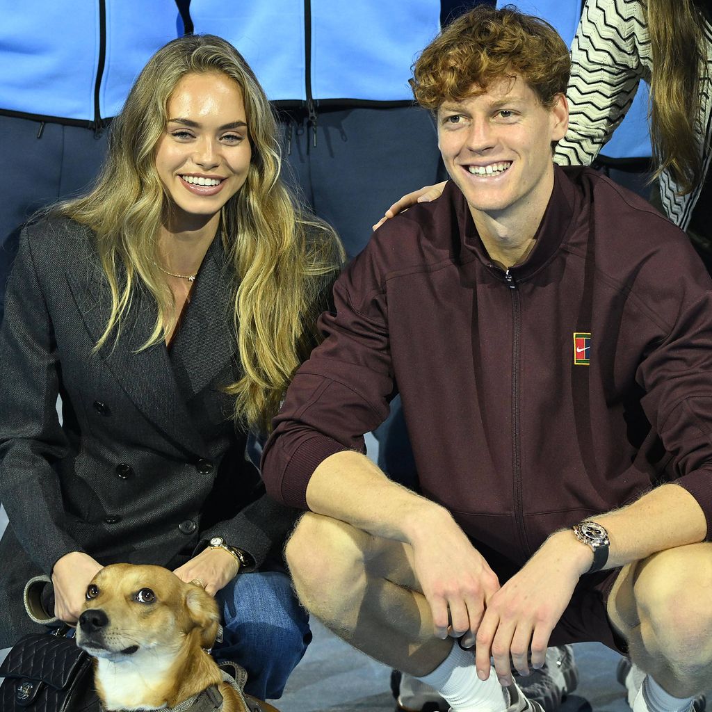 Laila Hasanovic und Jannik Sinner mit seinem Hund Snoopy in Turin, November 2025