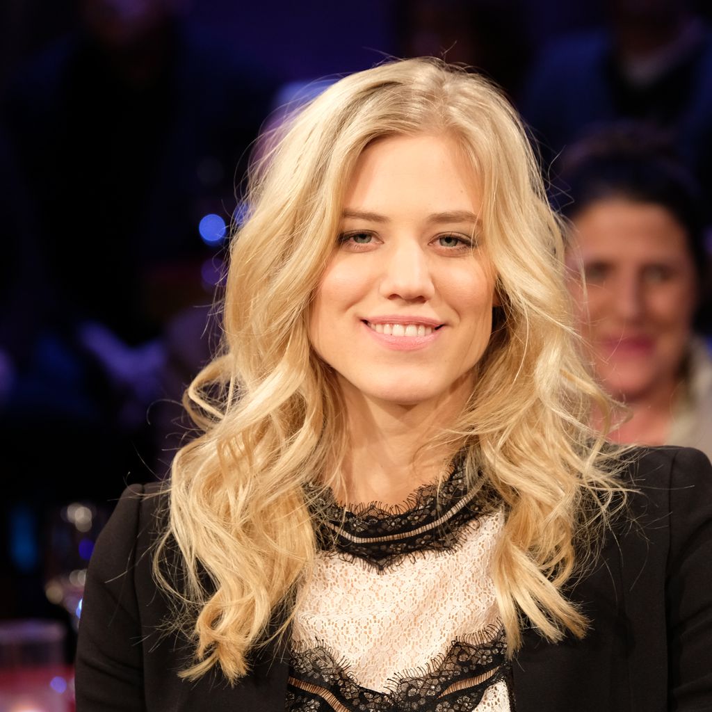 Larissa Marolt bei der Aufzeichnung einer Talkshow in Hamburg 2018