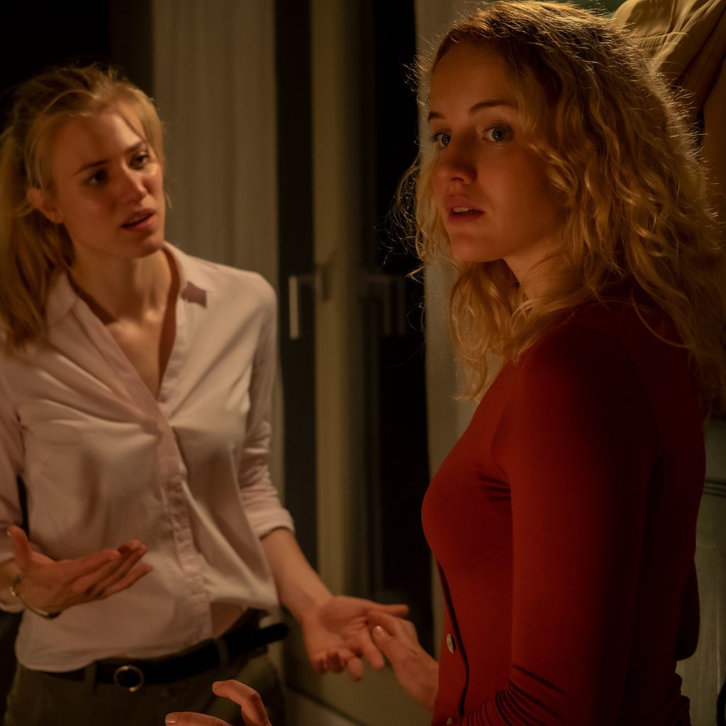 Larissa Marolt und Luise von Finckh in der Krimiserie "Blutige Anfänger"