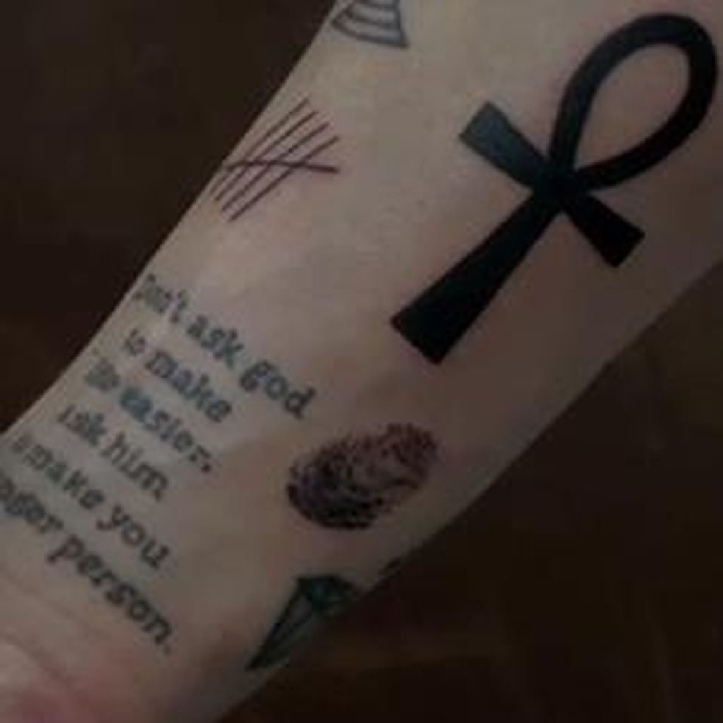 Lars Mauchers neues Tattoo von Jill Langes Fingerabdruck