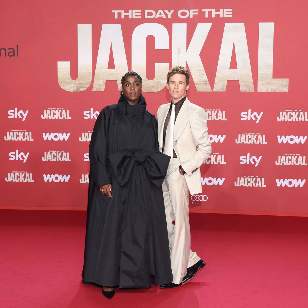 Lashana Lynch und Eddie Redmayne in Berlin