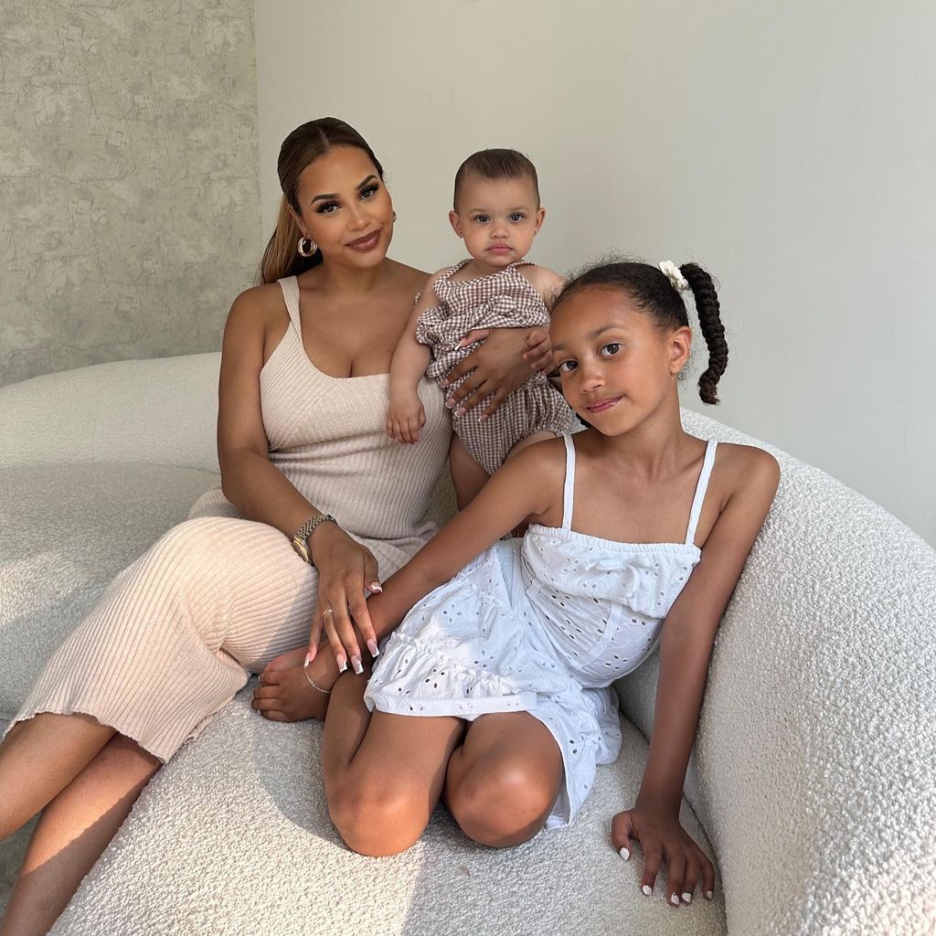 Lateysha Grace mit ihren Töchtern Wynter und Layke