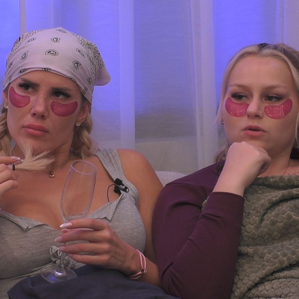 Laura Blond und Sarah-Jane Wollny bei "Promi Big Brother", 2025