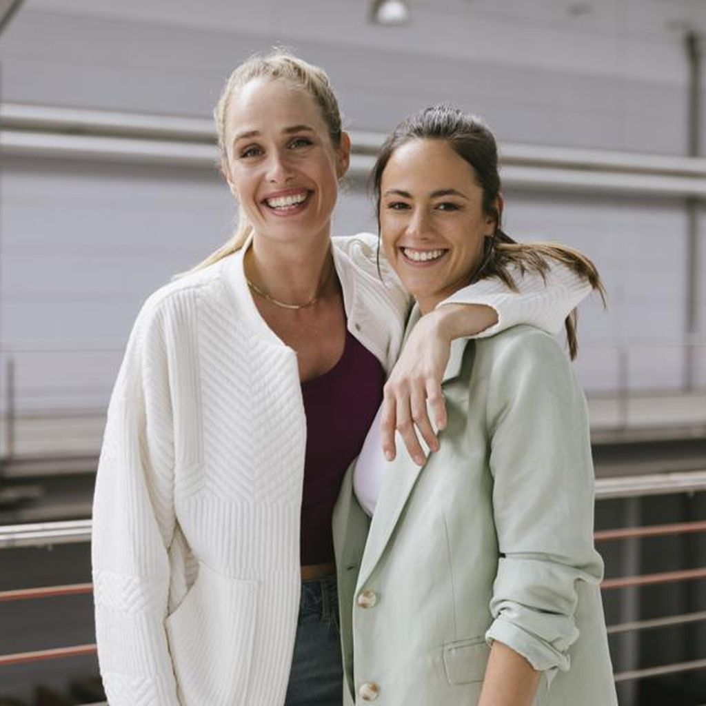 Laura Egger und Irina Schlauch am "Alles was zählt"-Set