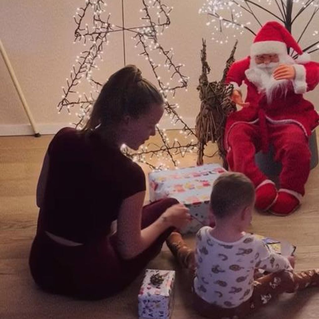 Laura Maria Rypa und ihr Sohn Leano an Weihnachten 2024