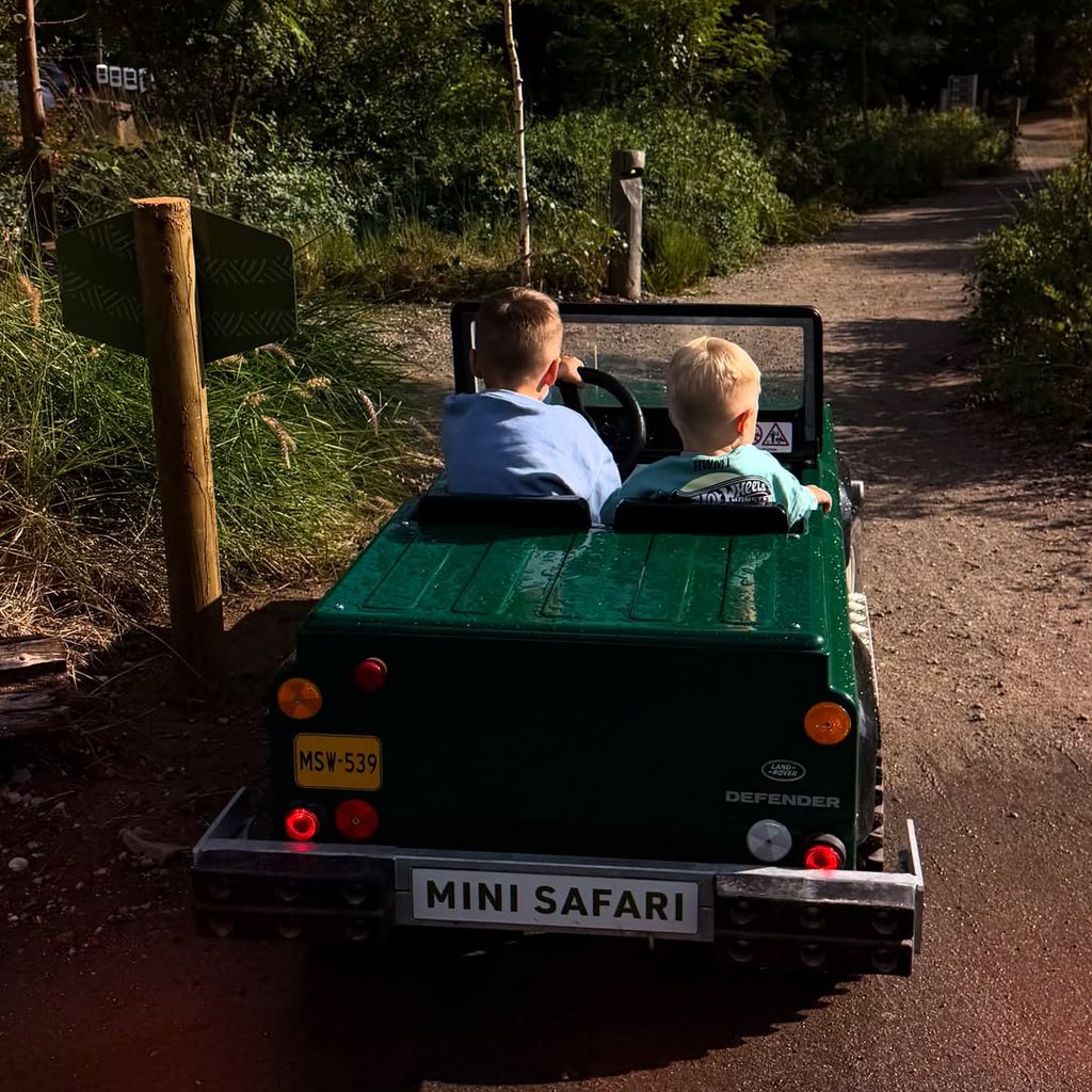 Laura Maria Rypas Söhne auf Safari