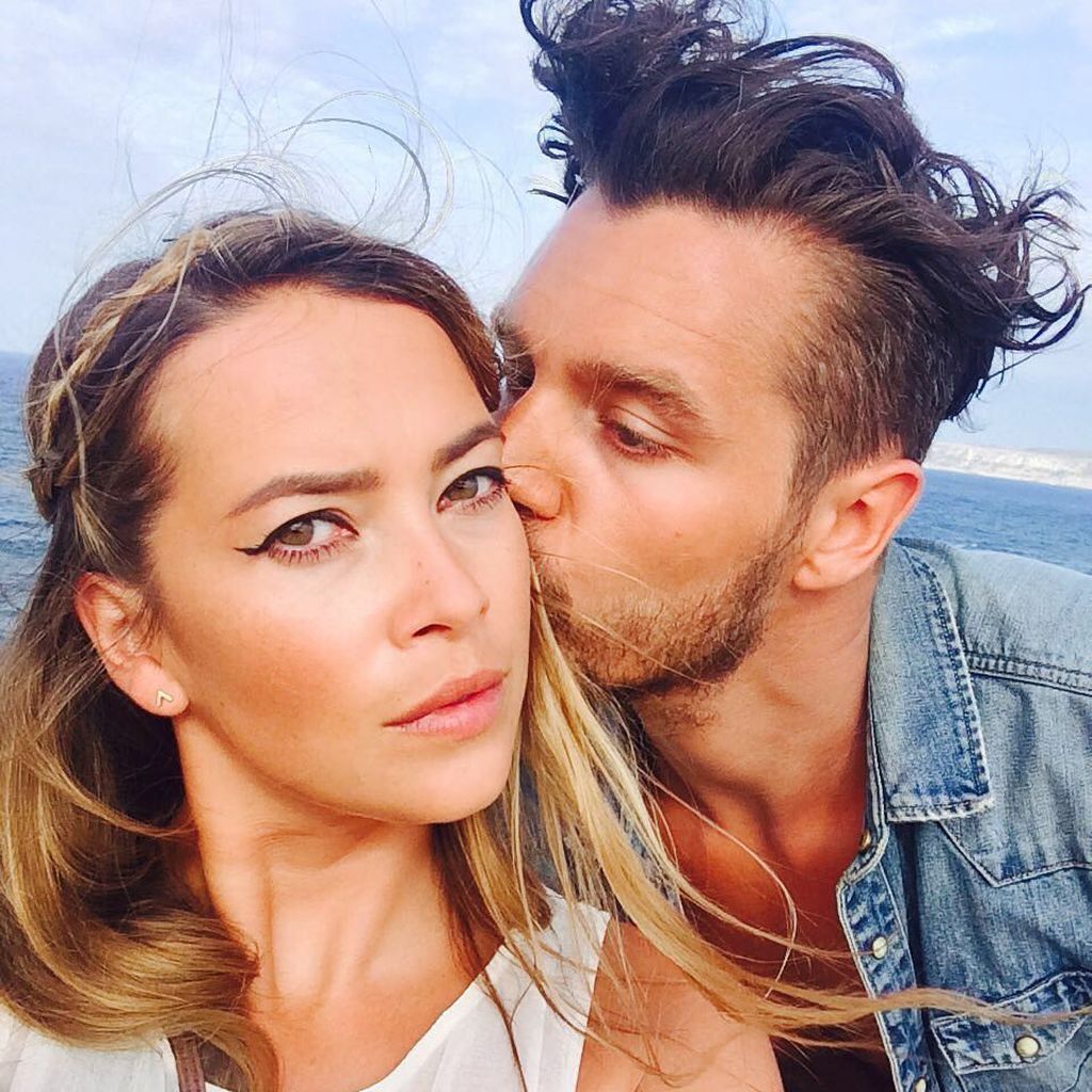 Laura Osswald mit ihrem Mann Krishan Weber in Spanien